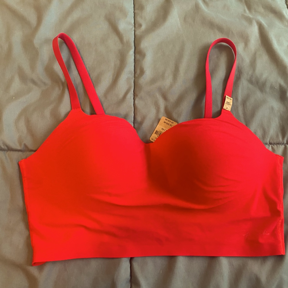Pink Victoria’s Secret XL Sports Bra Wireless Lightly Lined- color RED